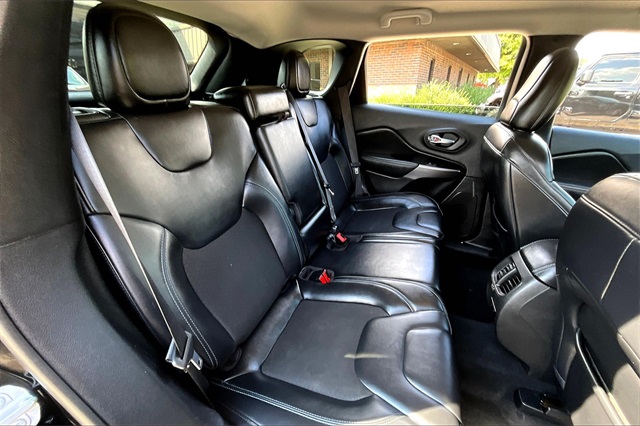 2020 Jeep Cherokee Latitude photo 23