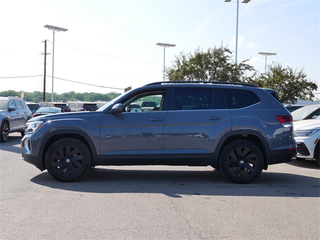 2025 Volkswagen Atlas SE Technology photo 3