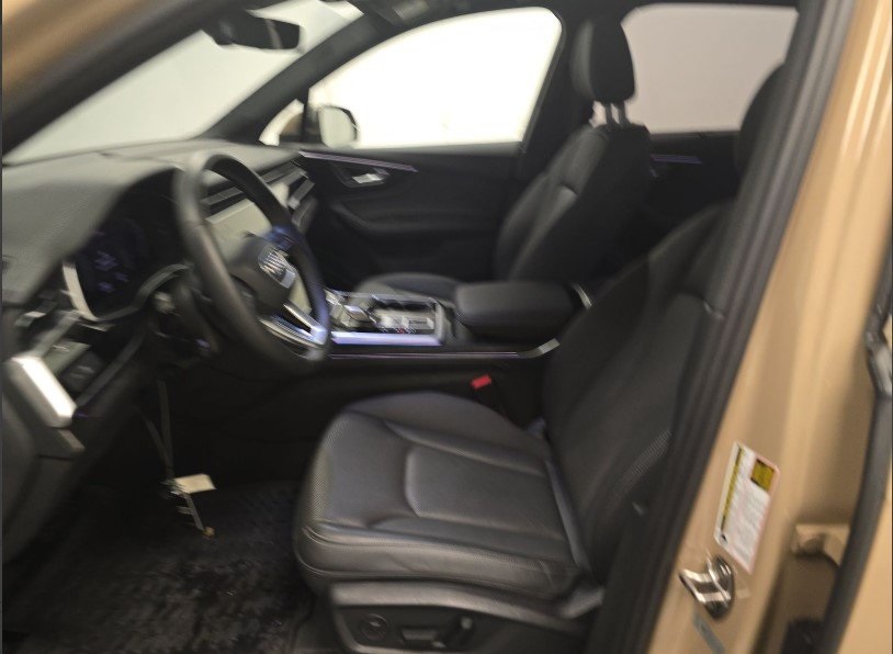 2025 Audi Q7 55 Premium Plus photo 5