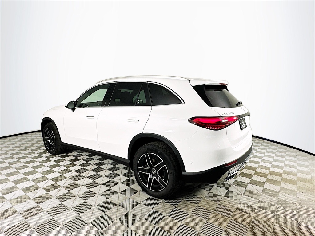 2026 Mercedes Benz GLC 300 4MATIC photo 4