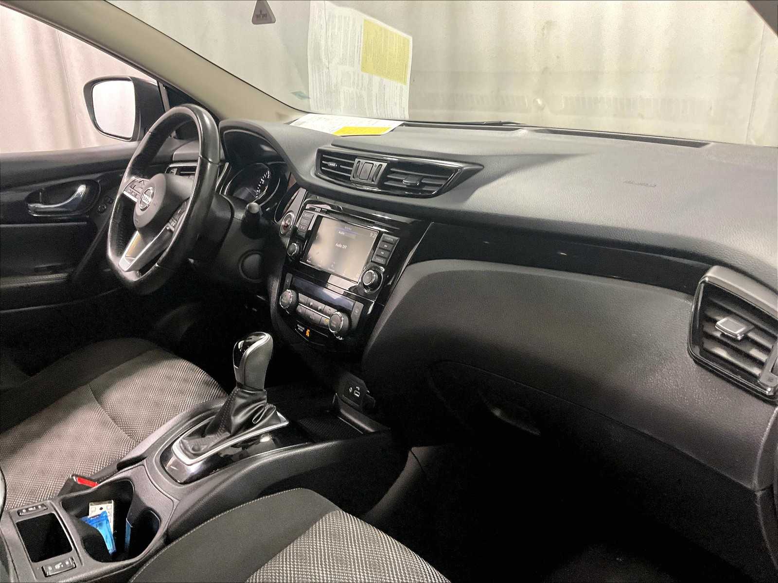 2019 Nissan Rogue Sport SV photo 14
