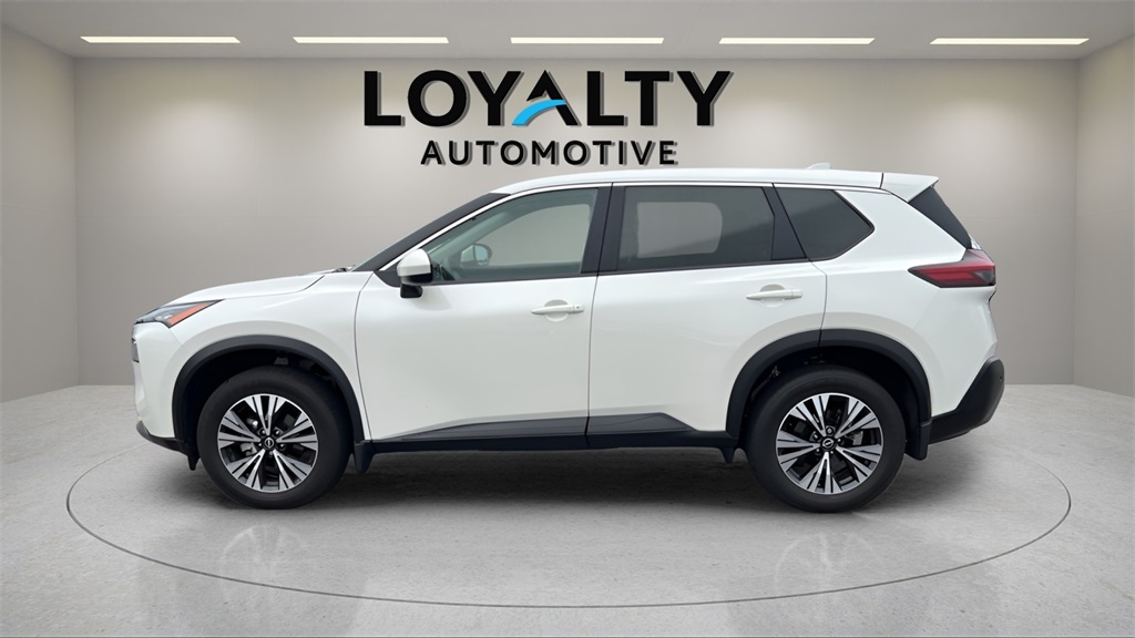 2023 Nissan Rogue SV photo 2