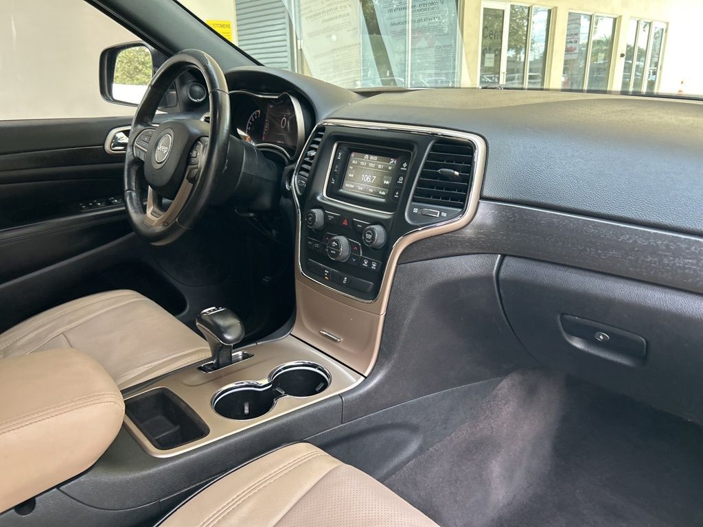 2015 Jeep Grand Cherokee Laredo photo 18