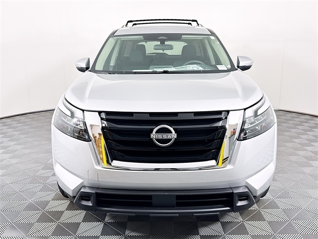 2025 Nissan Pathfinder SV photo 2