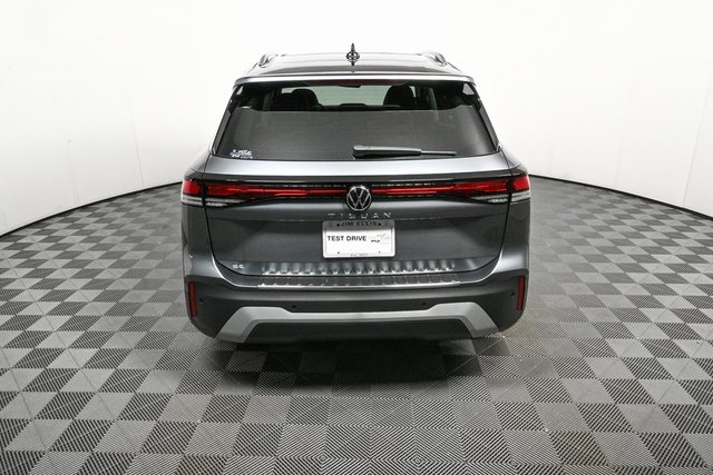 2025 Volkswagen Tiguan SE photo 23
