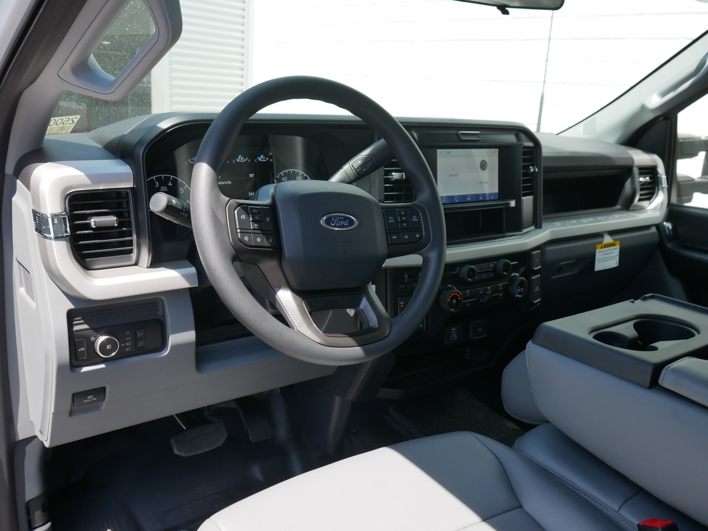 2025 Ford F-250 XL photo 4