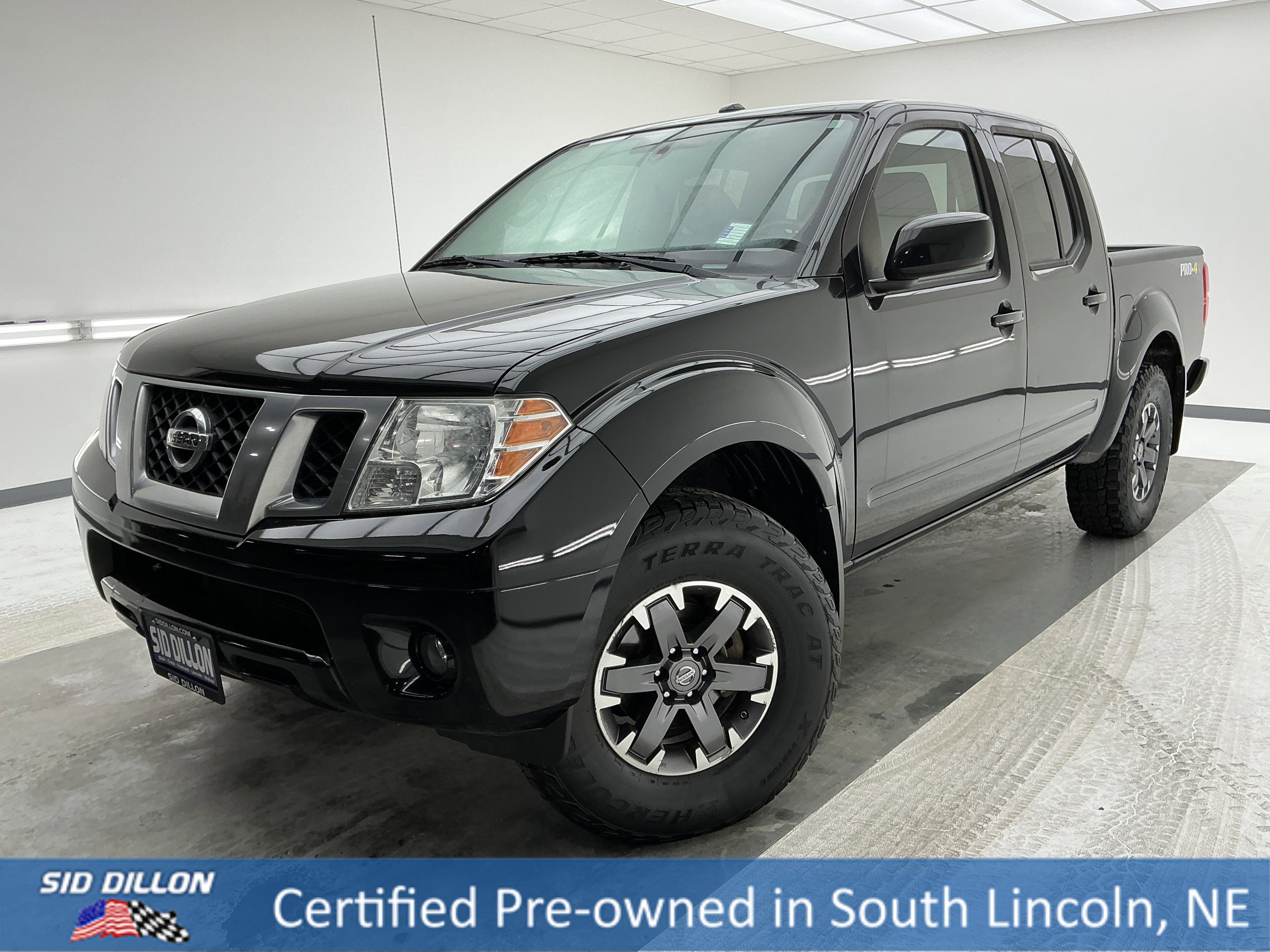 2015 Nissan Frontier PRO-4X's photo