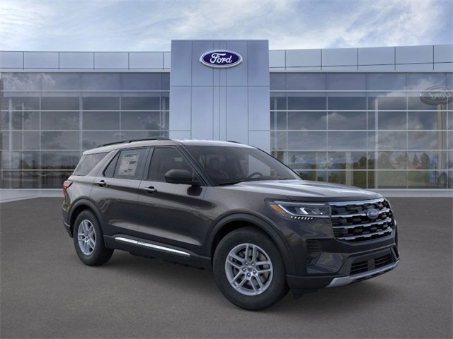 2025 Ford Explorer photo 3