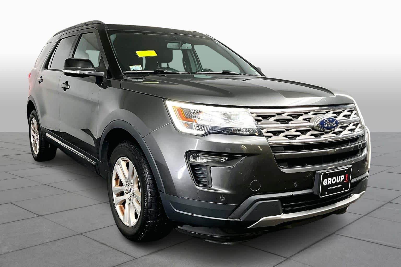 2018 Ford Explorer XLT photo 2