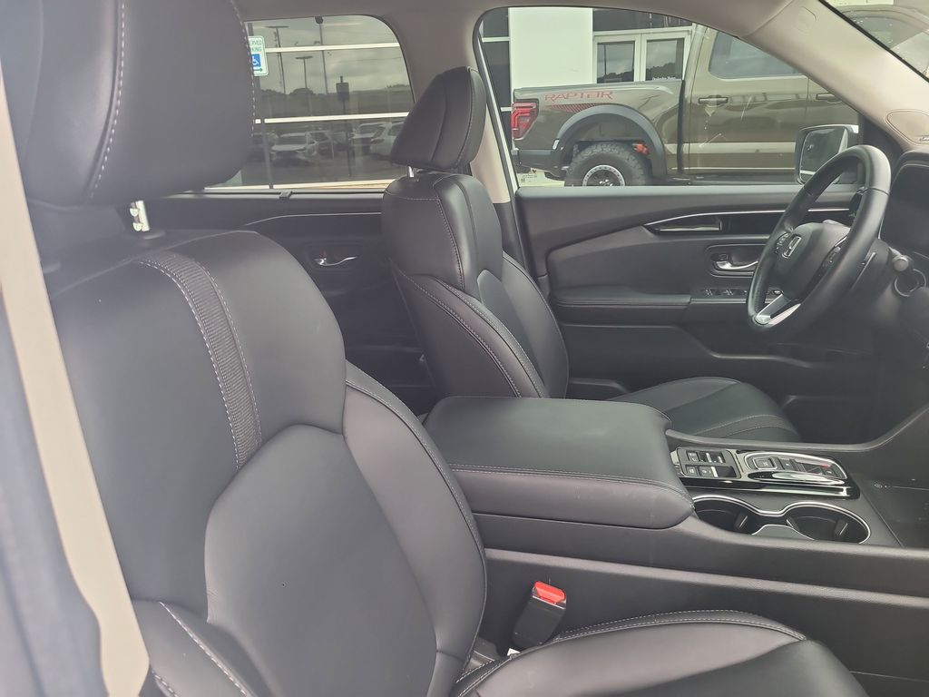 2024 Honda Pilot Touring photo 29