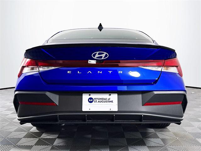 2025 Hyundai Elantra SEL Sport photo 4