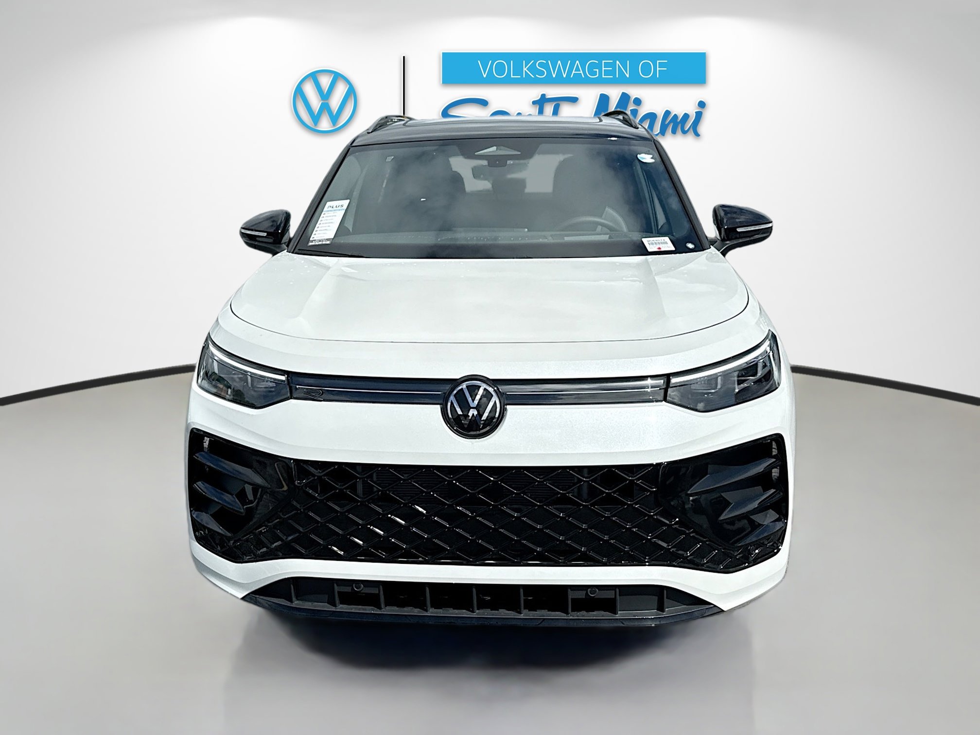 2025 Volkswagen Tiguan SE R-Line Black photo 2