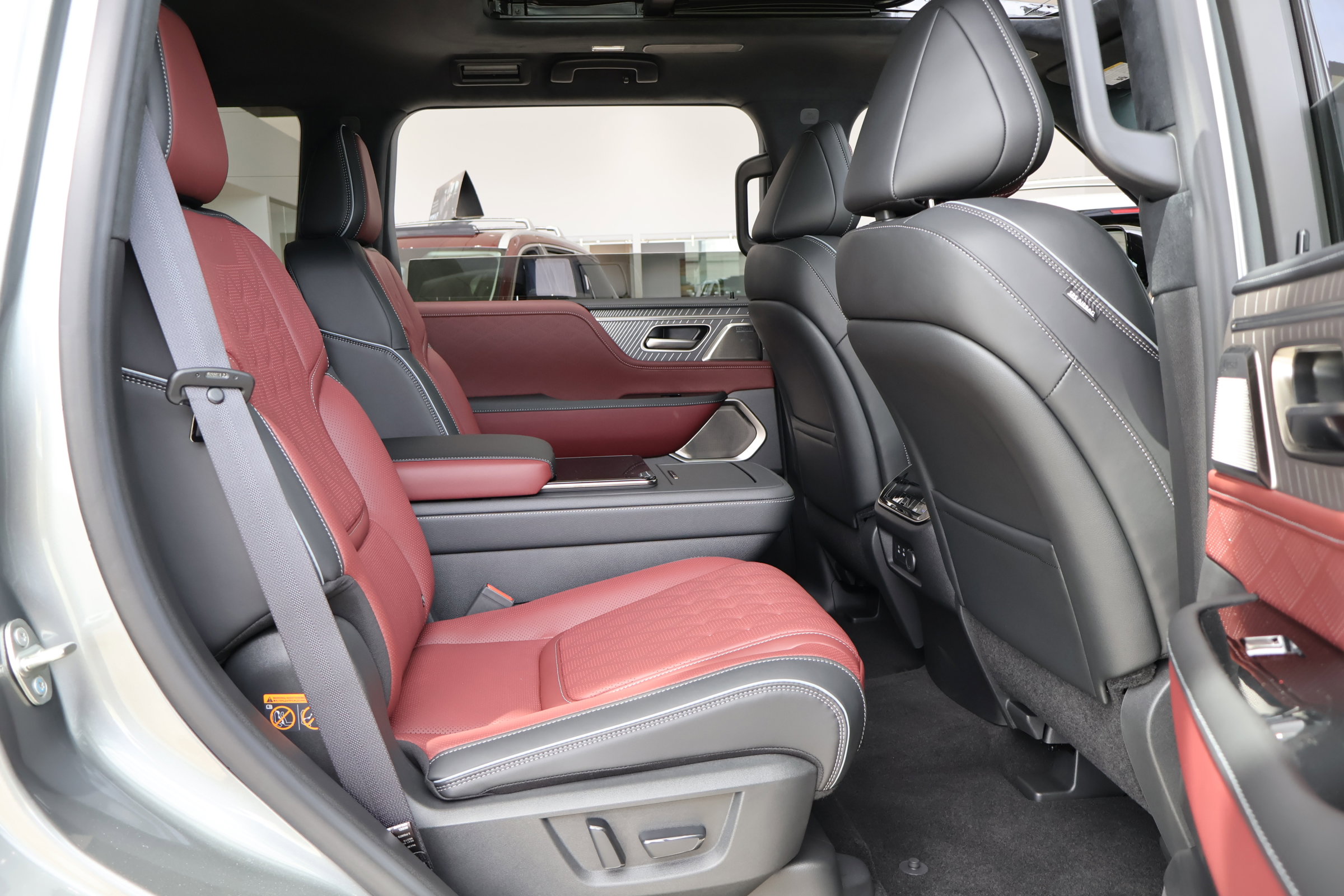 2026 Infiniti QX80 photo 19