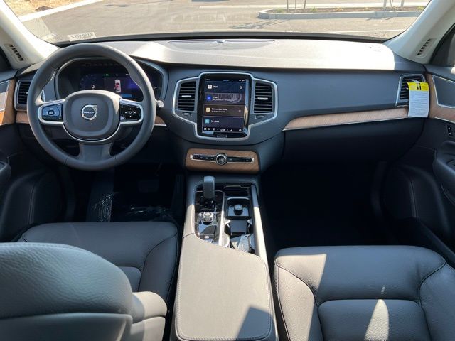 2025 Volvo XC90 T8 Core photo 16