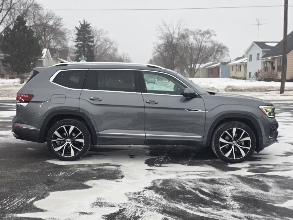 2024 Volkswagen Atlas SEL Premium R-Line's photo
