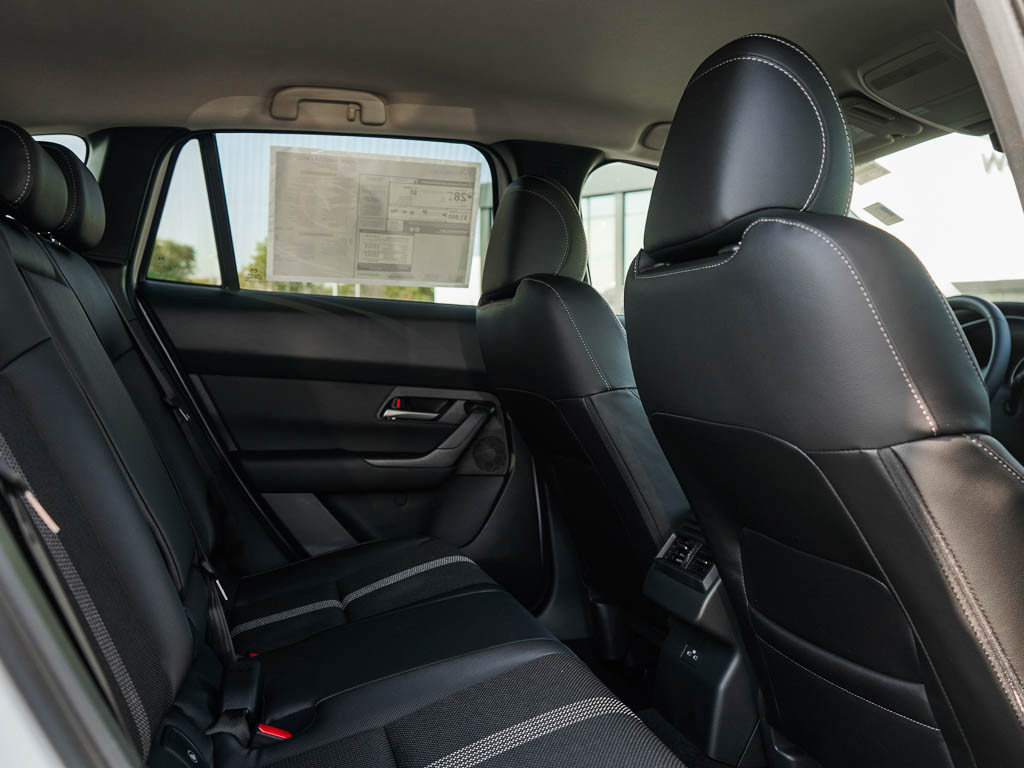 2025 Mazda CX-50 2.5 Select photo 11