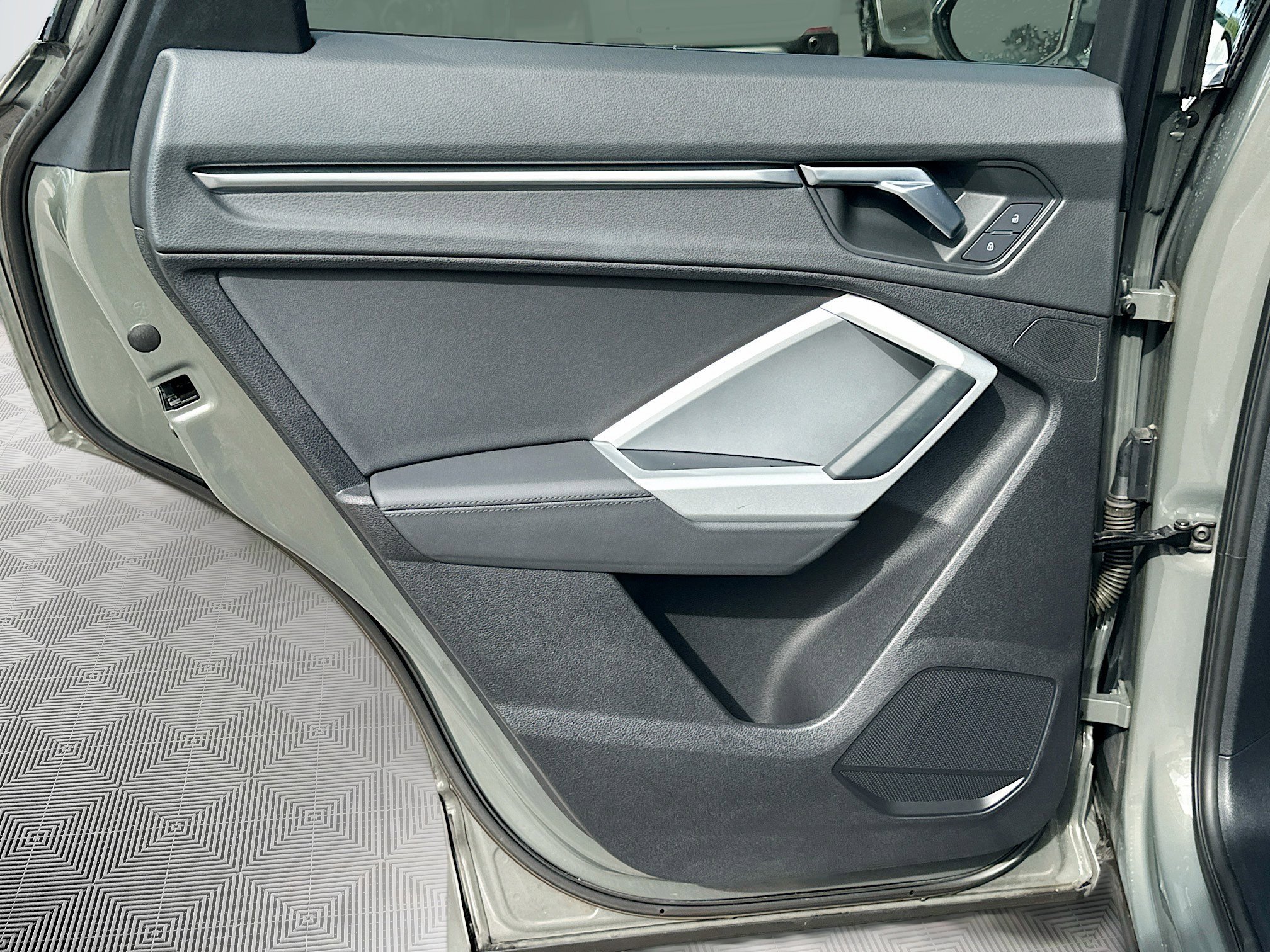 2020 Audi Q3 S line Premium photo 26