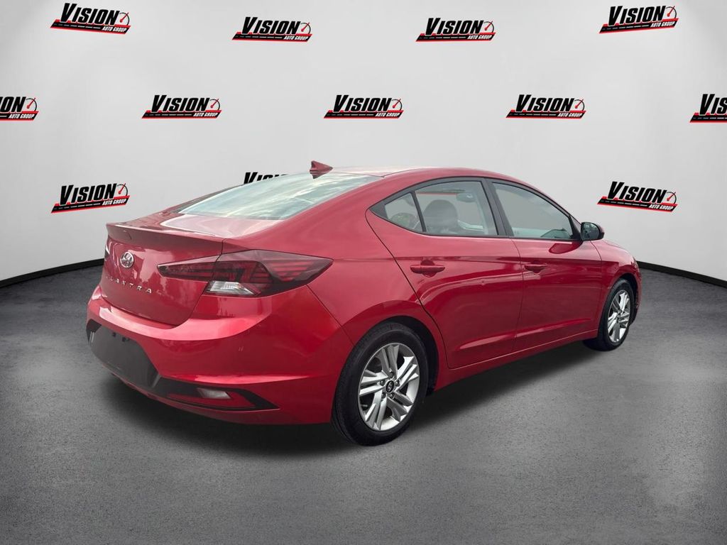 2020 Hyundai Elantra Value Edition photo 5
