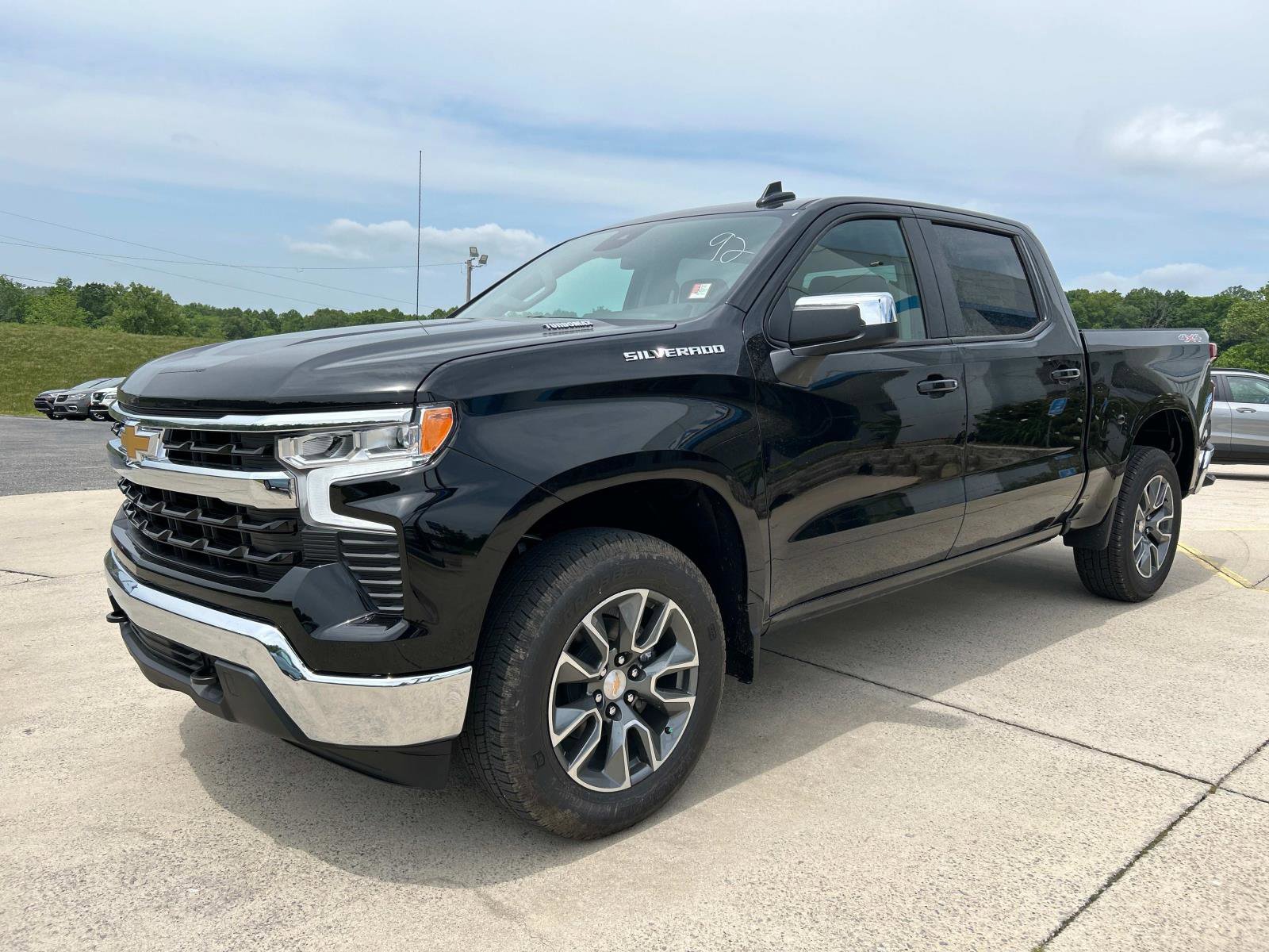 2025 Chevrolet Silverado 1500 LT photo 8