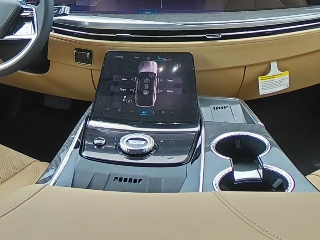 2025 Cadillac Escalade IQ Sport photo 13