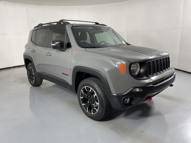 2023 Jeep Renegade Trailhawk photo 2