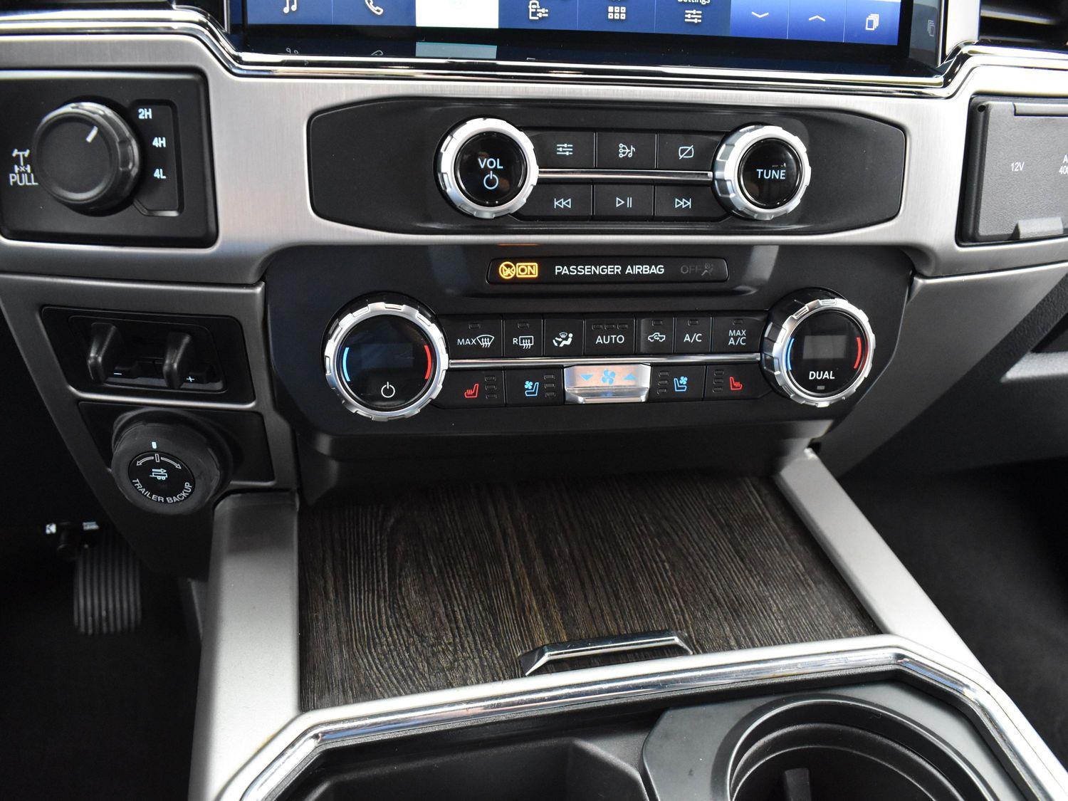 2022 Ford F-250 Platinum photo 19
