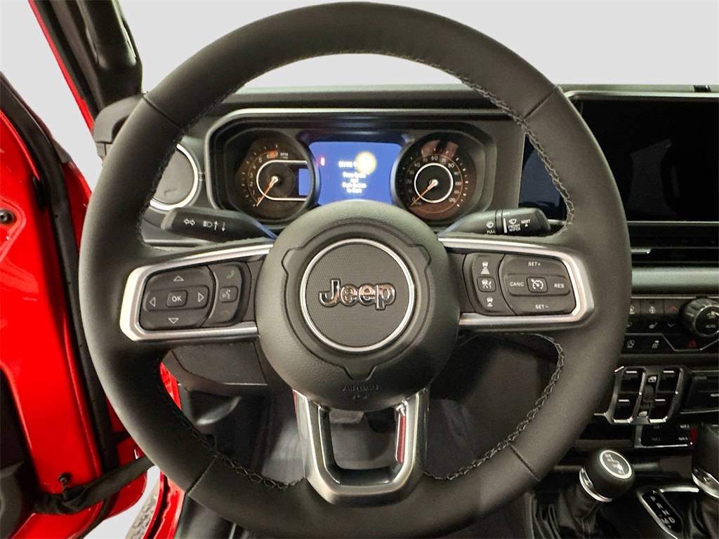 2025 Jeep Wrangler Sahara photo 32
