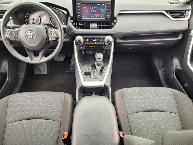 2022 Toyota RAV4 XLE photo 8