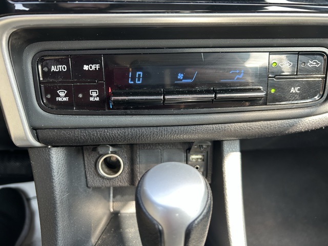 2018 Toyota Corolla L photo 14