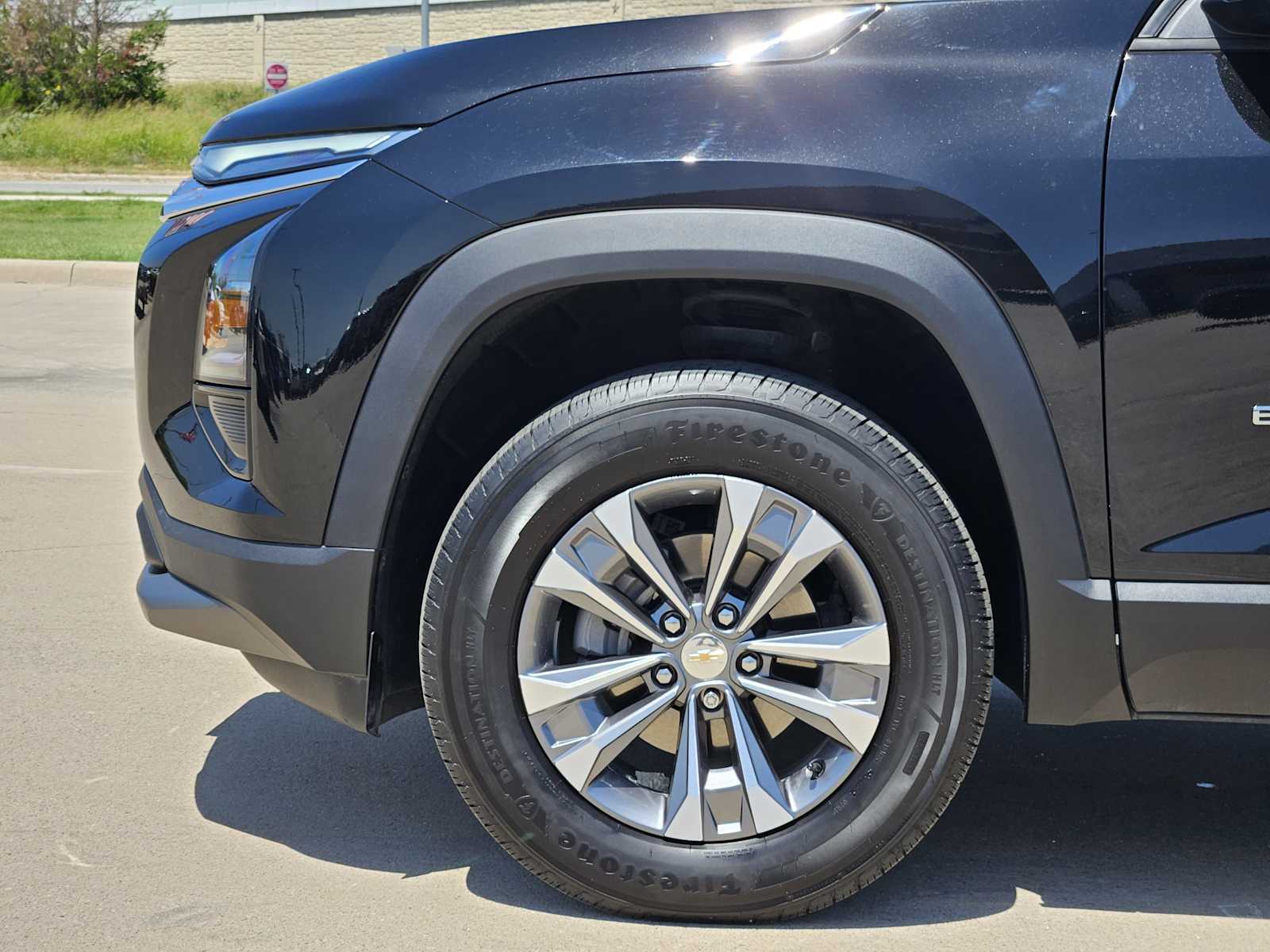 2025 Chevrolet Equinox LT photo 8