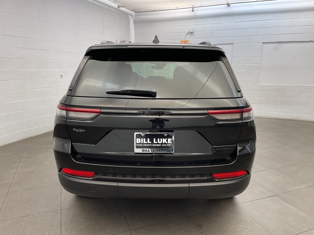 2025 Jeep Grand Cherokee Limited photo 2