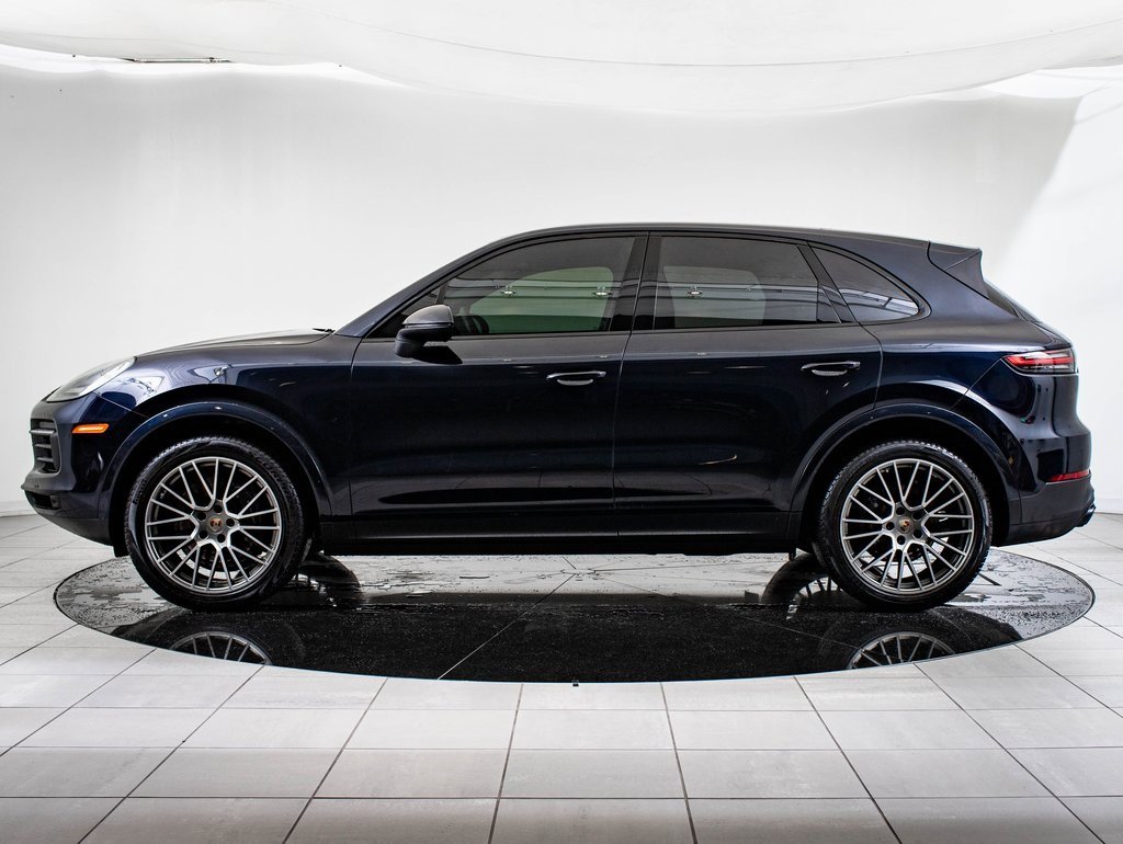 2023 Porsche Cayenne Platinum Edition photo 2