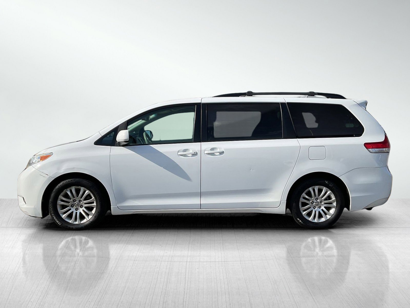 Used 2013 Toyota Sienna XLE with VIN 5TDYK3DC0DS308971 for sale in Brainerd, Minnesota