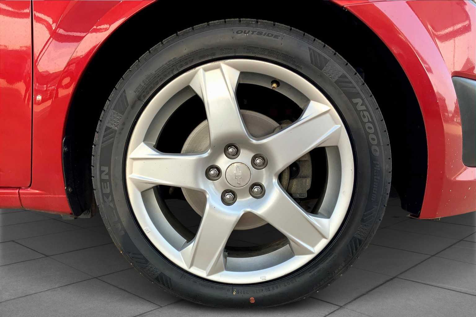 2013 Chevrolet Sonic LTZ photo 10