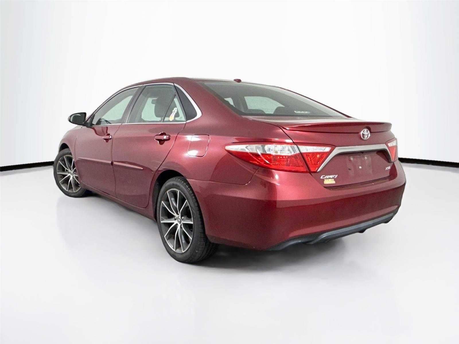 2016 Toyota Camry photo 8