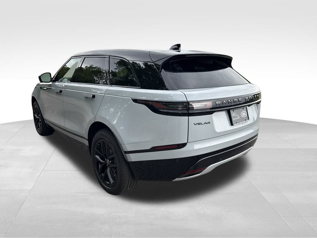 2026 Land Rover Range Rover Velar SE photo 4