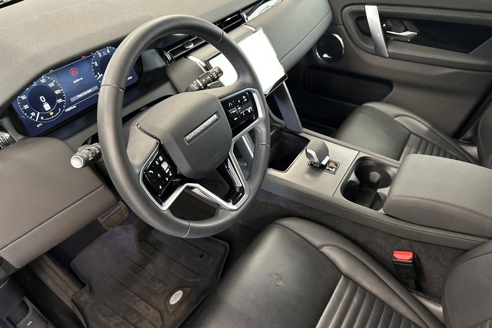 2024 Land Rover Discovery Sport S photo 4