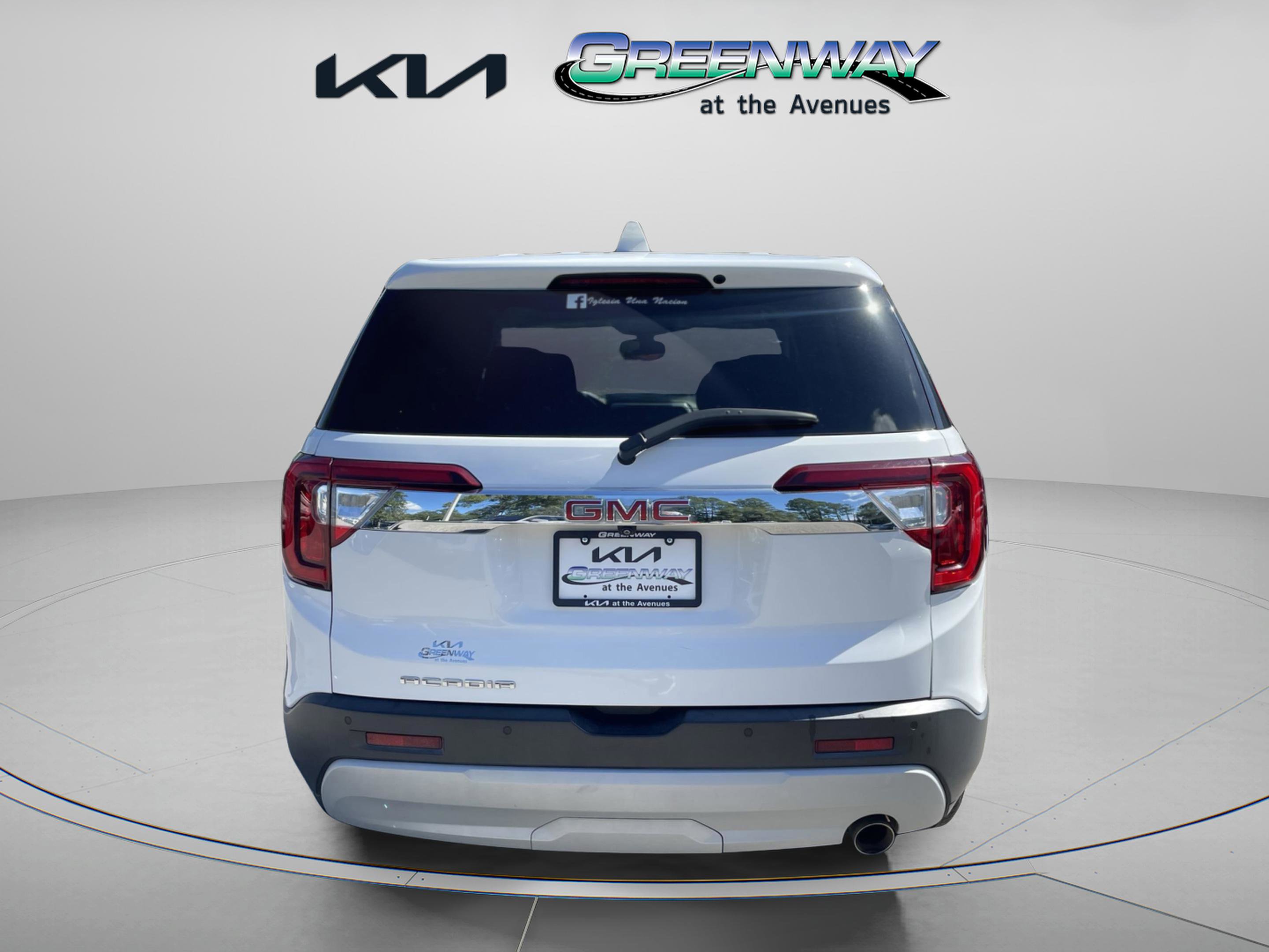 2021 Gmc Acadia SLE photo 2