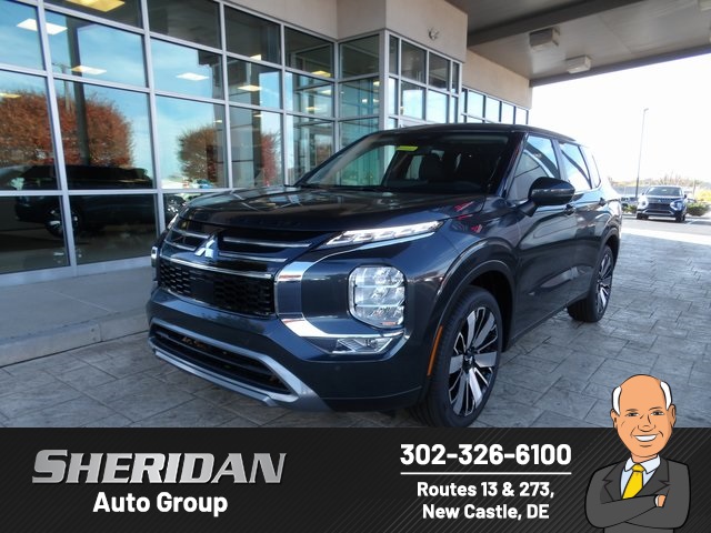 2025 Mitsubishi Outlander SE's photo