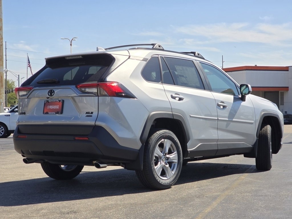 2025 Toyota RAV4 XLE photo 20