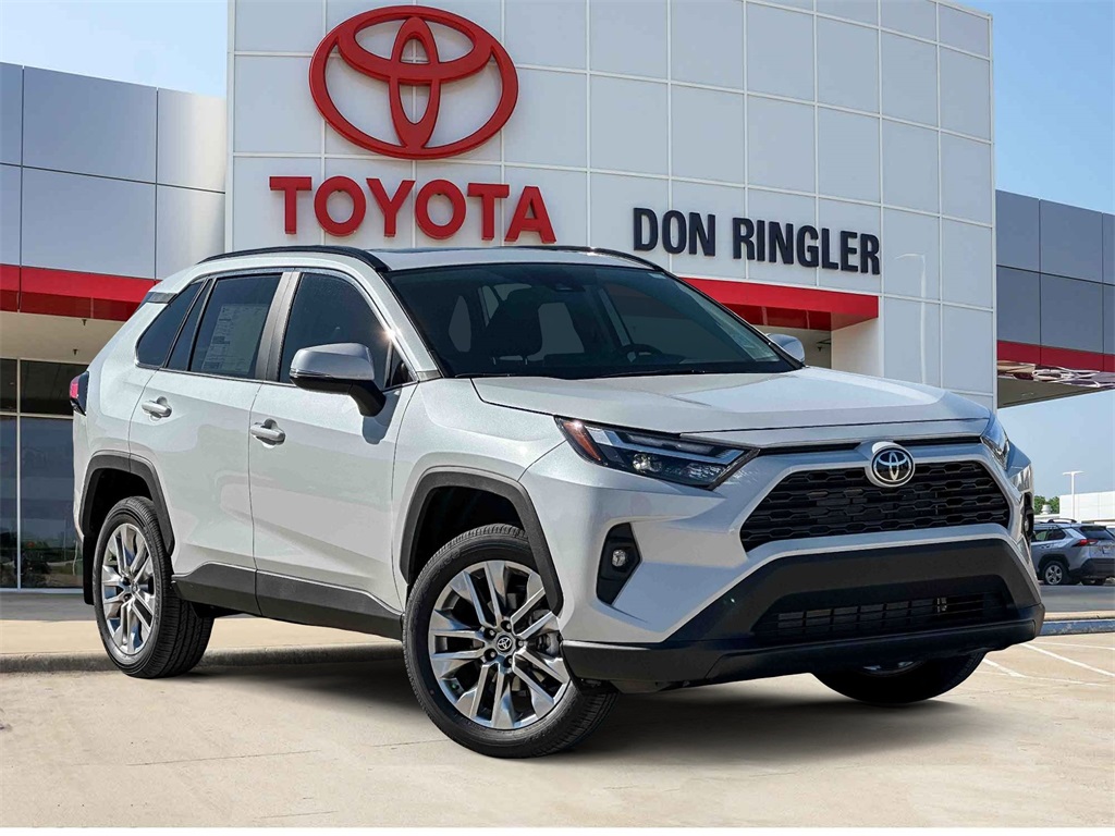 2025 Toyota RAV4 XLE Premium's photo