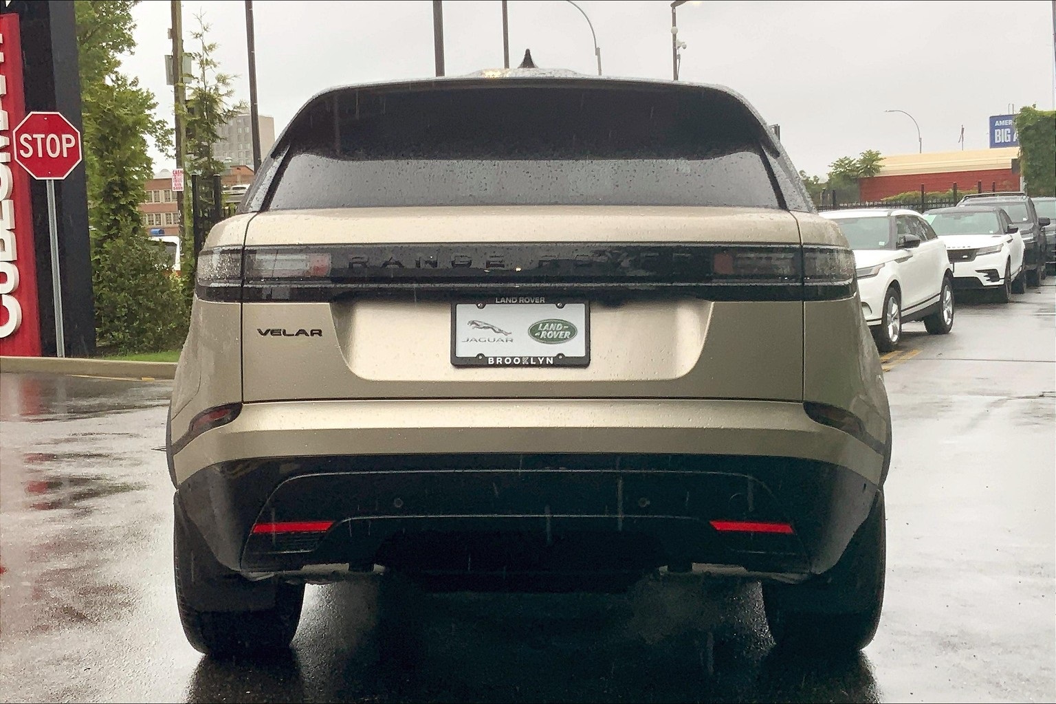 2026 Land Rover Range Rover SE photo 4