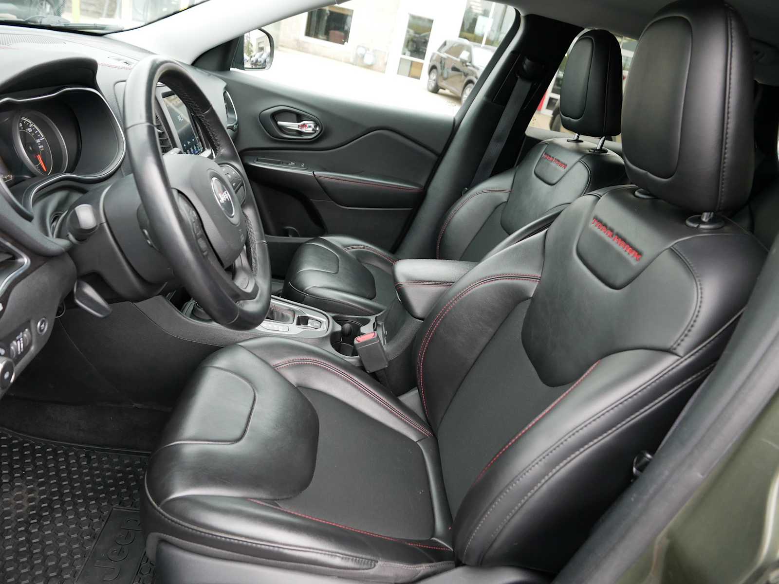 2021 Jeep Cherokee Trailhawk photo 2