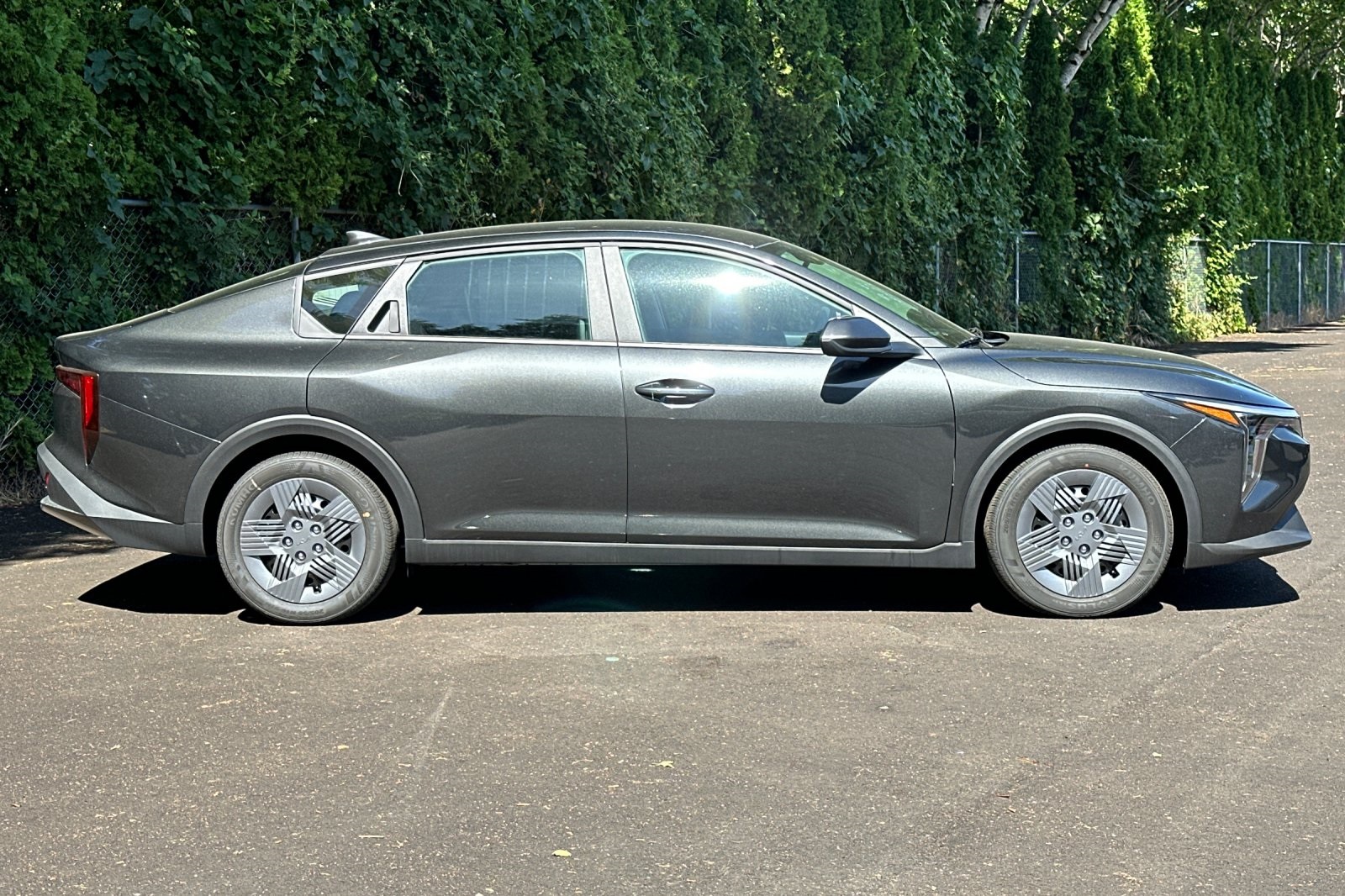 2025 Kia K4 LXS photo 2