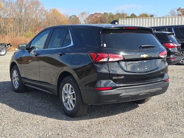 2023 Chevrolet Equinox LT photo 4