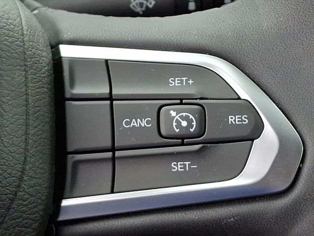 2023 Jeep Compass Latitude Lux photo 22
