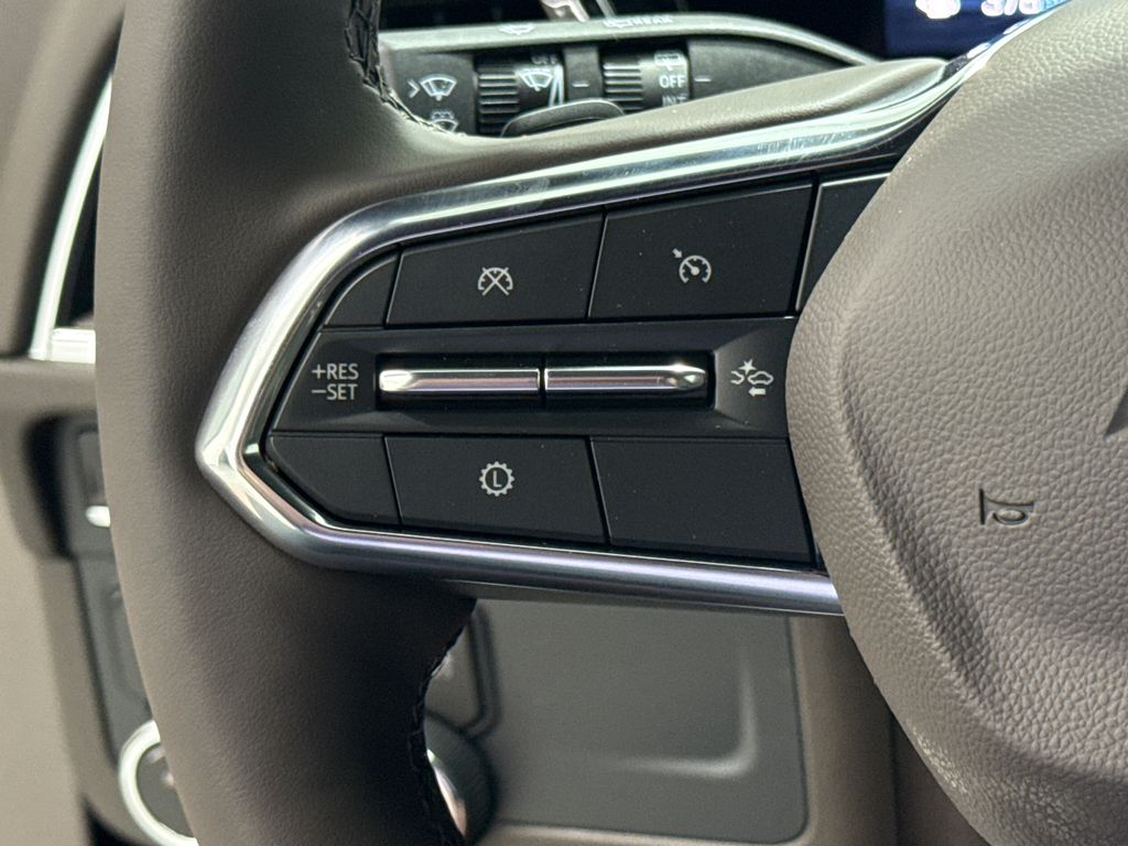 2025 Chevrolet Suburban LT photo 17
