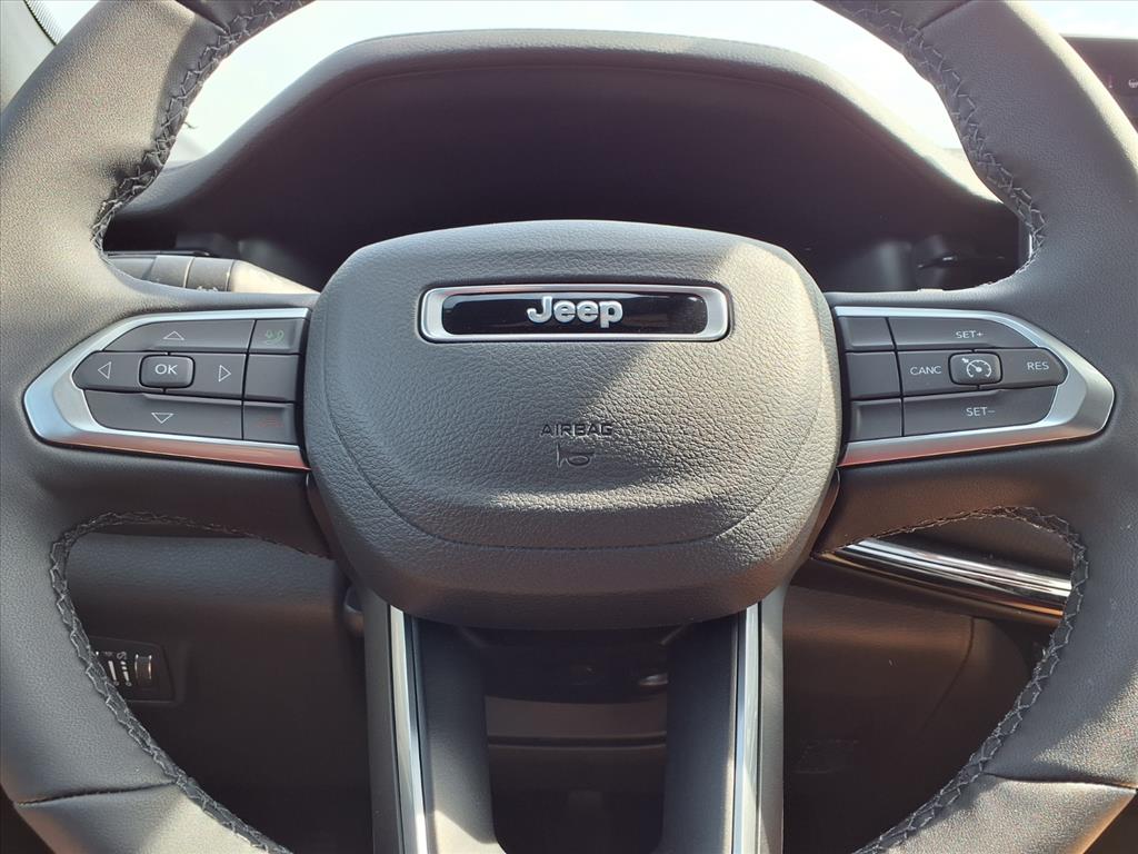 2026 Jeep Compass Latitude Altitude photo 14