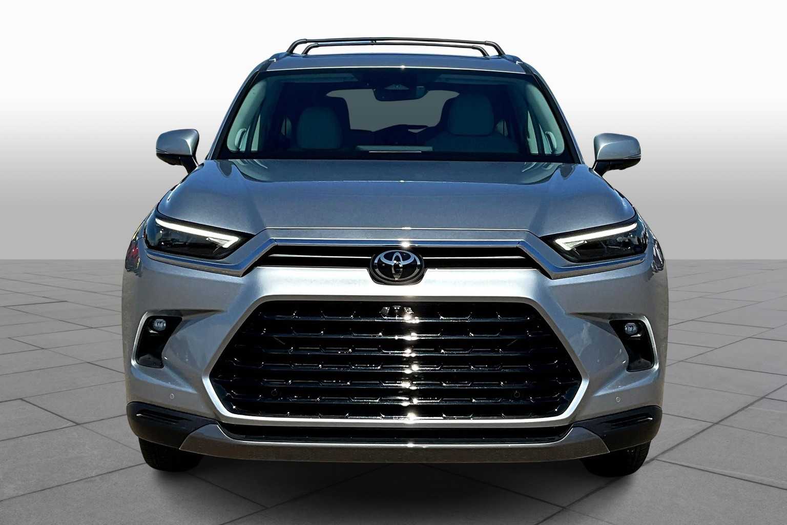 2024 Toyota Grand Highlander Limited photo 3