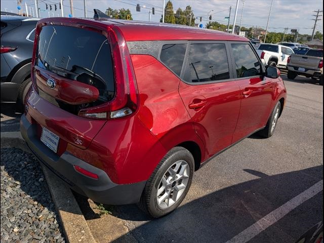 2020 Kia Soul S photo 2